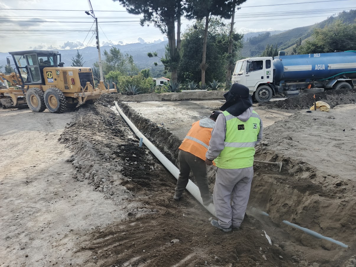Instalación de tuberías con maquinaria